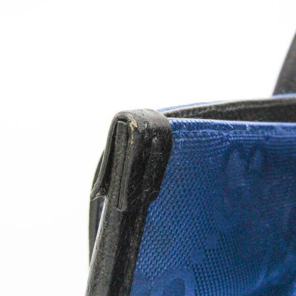 GUCCI Authentic Black Leather Shoulder Bag - Picture 8 of 16